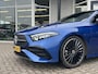 Mercedes-Benz A-klasse Limousine 180 Star Edition AMG | Bruin Interieur | Night Pakket | Panoramadak | MULTIBEAM LED Koplampen | Apple CarPlay | Android Auto | Sierdelen Lindehout Zwart | Sfeerverlichting | Stoelverwarming | Achteruitrijcamera