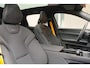 Polestar 3 Long Range Dual Motor Performance 111 kWh, Pilot- en Plus Pack, Bowers&Wilkins Premium Audio, Accenten in Swedish Gold, Polestar Engineered dynamisch onderstel, Luchtvering, Pilot Assist, Head-up Display, 22" Performance (Forged Performance focused wheels)