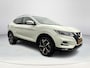 Nissan Qashqai 1.3 DIG-T Premium Edition GEEN AFLEVERKOSTEN | Lederen bekleding | Panoramadak | Trekhaak |  Parkeersensoren voor en achter | 12 maanden BOVAG garantie