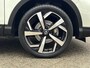 Nissan Qashqai 1.3 DIG-T Premium Edition GEEN AFLEVERKOSTEN | Lederen bekleding | Panoramadak | Trekhaak |  Parkeersensoren voor en achter | 12 maanden BOVAG garantie