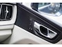 Volvo XC60 Plug-in hybrid T6 AWD Inscription | Trekhaak | Panoramadak | Adaptive cruise control | Head-up display | Gelamineerde zijruiten | Stoel- en stuurverwarming | Achteruitrijcamera | Parkeersensoren voor + achter | Actieve LED koplampen | Elektrische stoelverstelling | Getint glas |