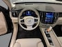 Volvo XC60 Plug-in hybrid T6 AWD Inscription | Trekhaak | Panoramadak | Adaptive cruise control | Head-up display | Gelamineerde zijruiten | Stoel- en stuurverwarming | Achteruitrijcamera | Parkeersensoren voor + achter | Actieve LED koplampen | Elektrische stoelverstelling | Getint glas |