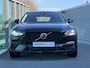 Volvo V90 2.0 T8 Plug-in hybrid AWD Ultra Dark PHEV, Automaat, Luchtvering, Panoramadak, Bower&Wilkins audio, 20 inch R-design wielen, Stoelmassage, Stoelkoeling, Stoelverwarming, Stuurverwarming, Gelamineerde ramen, Trekhaak semi elektrisch inklapbaar