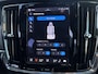 Volvo V90 2.0 T8 Plug-in hybrid AWD Ultra Dark PHEV, Automaat, Luchtvering, Panoramadak, Bower&Wilkins audio, 20 inch R-design wielen, Stoelmassage, Stoelkoeling, Stoelverwarming, Stuurverwarming, Gelamineerde ramen, Trekhaak semi elektrisch inklapbaar