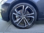 Volvo V90 2.0 T8 Plug-in hybrid AWD Ultra Dark PHEV, Automaat, Luchtvering, Panoramadak, Bower&Wilkins audio, 20 inch R-design wielen, Stoelmassage, Stoelkoeling, Stoelverwarming, Stuurverwarming, Gelamineerde ramen, Trekhaak semi elektrisch inklapbaar