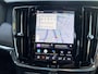 Volvo V90 2.0 T8 Plug-in hybrid AWD Ultra Dark PHEV, Automaat, Luchtvering, Panoramadak, Bower&Wilkins audio, 20 inch R-design wielen, Stoelmassage, Stoelkoeling, Stoelverwarming, Stuurverwarming, Gelamineerde ramen, Trekhaak semi elektrisch inklapbaar