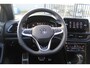 Volkswagen T-Roc 1.5 TSI 3x R-Line Automaat/Panoramadak/Trekhaak afneembaar/Navigatie/Virtual cockpit/Adaptive cruise control/Achteruitrijcamera/Parkeersensoren rondom/Apple carplay/Stoelverwarming/Keyless/Climate control/IQ light/DAB/Draadloze telefoonlader