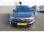 Volkswagen T-Roc 1.5 TSI 3x R-Line Automaat/Panoramadak/Trekhaak afneembaar/Navigatie/Virtual cockpit/Adaptive cruise control/Achteruitrijcamera/Parkeersensoren rondom/Apple carplay/Stoelverwarming/Keyless/Climate control/IQ light/DAB/Draadloze telefoonlader