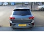 Volkswagen T-Roc 1.5 TSI 3x R-Line Automaat/Panoramadak/Trekhaak afneembaar/Navigatie/Virtual cockpit/Adaptive cruise control/Achteruitrijcamera/Parkeersensoren rondom/Apple carplay/Stoelverwarming/Keyless/Climate control/IQ light/DAB/Draadloze telefoonlader
