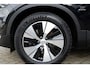 Volvo XC40 B3 Momentum Business | Dealeronderhouden | Panoramadak | Adaptive cruise control | 18" Lichtmetalen velgen | BLIS | Volvo on Call |