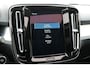 Volvo XC40 B3 Momentum Business | Dealeronderhouden | Panoramadak | Adaptive cruise control | 18" Lichtmetalen velgen | BLIS | Volvo on Call |