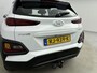 Hyundai Kona 1.0T Comfort 120Pk | Navigatie Via Apple & Android Carplay | Achteruitrijcamera | Parkeersensoren Achter | Climate Control | Cruise Control & Snelheidsbegrenzer | Trekhaak |