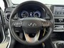Hyundai Kona 1.0T Comfort 120Pk | Navigatie Via Apple & Android Carplay | Achteruitrijcamera | Parkeersensoren Achter | Climate Control | Cruise Control & Snelheidsbegrenzer | Trekhaak |
