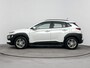 Hyundai Kona 1.0T Comfort 120Pk | Navigatie Via Apple & Android Carplay | Achteruitrijcamera | Parkeersensoren Achter | Climate Control | Cruise Control & Snelheidsbegrenzer | Trekhaak |