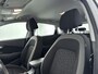 Hyundai Kona 1.0T Comfort 120Pk | Navigatie Via Apple & Android Carplay | Achteruitrijcamera | Parkeersensoren Achter | Climate Control | Cruise Control & Snelheidsbegrenzer | Trekhaak |