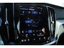 Volvo V60 T6 Plug-in hybrid AWD Essential Bright | Semi elektrische trekhaak | Stoelverwarming voor+achter | Stuurwielverwarming | Adaptieve Cruise Control | Leder interieur