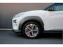 Hyundai Kona Electric BWJ 2021 EV Premium Sky 64 kWh 204 PK FULL LED | ADAPTIVE CRUISE | STOELVERW. | STUURVERW. | HEAD-UP DISPLAY | DODE HOEK | CARPLAY + ANDROID | DAB | CAMERA | LMV | PDC