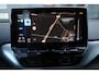 Volkswagen ID.4 First 77 kWh 150/204PK, 77KWH Accu, wegklapbare trekhaak, achteruitrijcamera, privacy glas, leder / alcantara, style interieur en exterieur pakket, navigatie, stoel en stuurwielverwarming, ACC, 20" LMV met 4 seizoenen banden