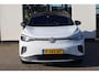 Volkswagen ID.4 First 77 kWh 150/204PK, 77KWH Accu, wegklapbare trekhaak, achteruitrijcamera, privacy glas, leder / alcantara, style interieur en exterieur pakket, navigatie, stoel en stuurwielverwarming, ACC, 20" LMV met 4 seizoenen banden