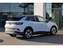 Volkswagen ID.4 First 77 kWh 150/204PK, 77KWH Accu, wegklapbare trekhaak, achteruitrijcamera, privacy glas, leder / alcantara, style interieur en exterieur pakket, navigatie, stoel en stuurwielverwarming, ACC, 20" LMV met 4 seizoenen banden