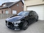 Mercedes-Benz A-klasse 250e 218pk AMG Aut Panoramadak Nightpakket Widescreen Burmester Distronic AmbientLight Keyless SportLeder Led Camera 18" Pdc
