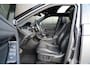 Land Rover Range Rover Evoque 1.5 P300e AWD R-Dynamic HSE | Head-Up display | Panoramisch schuif/kanteldak | Stoel en stuurwielverwarming | Parkeercamera | Black Pack | Elektrisch verstelbare voorstoelen met geheugen |