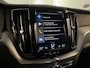 Volvo XC60 2.0 T8 Twin Engine AWD R-Design | Adaptieve Cruise Control | Luchtvering | Trekhaak | 21" Velgen | Panorama dak | Elektrische achterklep | Stoelverwarming | Adaptieve koplampen |