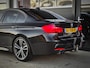 BMW 3-Serie 320i M-Sport | LED | TREKHAAK | CARPLAY | LEDER | DEALER OH. | SHADOWLINE