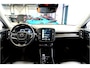 Volvo XC40 1.5 T5 Plug-in Hybrid 193kW/262pk DCT7 Ultimate Bright FACELIFT! PANORAMADAK + HARMAN/KARDON + ADAPT.CRUISE + PILOT ASSIST + NAVI SENSUS + BLIS + LANE ASSIST + EL.STOELEN + STOEL-&STUURVERWARMING + 360 CAMERA + KEYLESS + PARKSENSOREN V&A + 20” LM-VELGEN!!