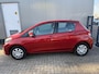 Toyota Yaris 1.0 VVT-i Aspiration / AIRCO / ACHTERUITRIJCAMERA / 5-DEURS / NL-AUTO