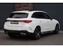 Mercedes-Benz GLC 300e 4MATIC Premium+ AMG Line Aut9 | Luchtvering | Achterasbesturing | Distronic+ | Burmester | Trekhaak | HUD | Verwarmd Stuurwiel | Digital Light | Keyless Go |