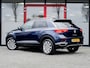 Volkswagen T-Roc 1.0 TSI Style | Origineel NL | 2e Eigenaar | Navigatie | Virtual Cockpit | Adaptieve Cruise Control | Climate Control | Apple Carplay | Android Auto | Metallic | Privacy Glas | Lichtmetalen Velgen | DAB+ Radio | Parkeersensoren |