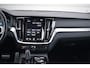 Volvo V60 2.0 T8 Twin Engine AWD R-Design ORG.NED / SOH 93% / LEER / CAMERA / TREKHAAK / NAP / HARMAN-KARDON / CARPLAY