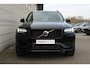 Volvo XC90 2.0 T8 Recharge AWD Ultimate Bright | Nappa Leder met ventilatie Charcoal | Dealeronderhouden | Headup Display | Premium Audio by Harman Kardon | Apple Carplay | Google Maps | Pilot Assist | Adaptieve Cruise Control | Pre-conditioning met timer | 4-Zone Electronic Climate Control | Google Assistant | Stoelmassage | Stoelventilatie | Keyless | Intellisafe Assist | Getinte ramen achter | Verwarmbaar stuurwiel | Intellisafe Surround | Elektrisch verstelbare voorstoelen met geheugen | Blis | 22 Inch | All Seasonbanden | 6,4KW Boordlader | Driftwood houtinleg | One Pedal Drive | Visual Park Assist |  Verwarmbare voorstoelen | Verwarmbare stoelen 2e zitrij | Volvo Guard Alarm | Full Led | Panoramadak | Draadloze telefoonoplader | Verlichtingspack 2