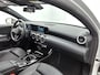 Mercedes-Benz A-klasse 160 Style | Handgeschakeld | Led verlichting | Achteruitrij camera | Cruise control | Inclusief 24 maanden MB Certified garantie voor Europa.
