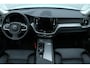 Volvo XC60 T6 Plug-in hybrid AWD Ultra Dark | Luchtvering | Panoramadak | Semi elektrische trekhaak | Premium audio by Bowers&Wilkins | Verwarmbare voorstoel en stuurwiel | 360 graden camera | Premium audio by Harman/Kardon | Geheugenfunctie voorstoelen |