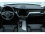Volvo XC60 T6 Plug-in hybrid AWD Ultra Dark | Luchtvering | Panoramadak | Semi elektrische trekhaak | Premium audio by Bowers&Wilkins | Verwarmbare voorstoel en stuurwiel | 360 graden camera | Geheugenfunctie voorstoelen |