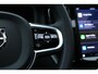 Volvo XC60 T6 Plug-in hybrid AWD Ultra Dark | Luchtvering | Panoramadak | Semi elektrische trekhaak | Premium audio by Bowers&Wilkins | Verwarmbare voorstoel en stuurwiel | 360 graden camera | Geheugenfunctie voorstoelen |