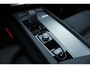 Volvo XC60 T6 Plug-in hybrid AWD Ultra Dark | Luchtvering | Panoramadak | Semi elektrische trekhaak | Premium audio by Bowers&Wilkins | Verwarmbare voorstoel en stuurwiel | 360 graden camera | Geheugenfunctie voorstoelen |