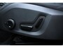 Volvo XC60 T6 Plug-in hybrid AWD Ultra Dark | Luchtvering | Panoramadak | Semi elektrische trekhaak | Premium audio by Bowers&Wilkins | Verwarmbare voorstoel en stuurwiel | 360 graden camera | Geheugenfunctie voorstoelen |