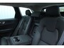 Volvo XC60 T6 Plug-in hybrid AWD Ultra Dark | Luchtvering | Panoramadak | Semi elektrische trekhaak | Premium audio by Bowers&Wilkins | Verwarmbare voorstoel en stuurwiel | 360 graden camera | Geheugenfunctie voorstoelen |