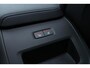 Volvo XC60 T6 Plug-in hybrid AWD Ultra Dark | Luchtvering | Panoramadak | Semi elektrische trekhaak | Premium audio by Bowers&Wilkins | Verwarmbare voorstoel en stuurwiel | 360 graden camera | Geheugenfunctie voorstoelen |