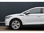 Skoda Enyaq iV 80 | Elektr. Trekhaak | Crystal Light | Warmtepomp | Camera | Half leer | Stuuverwarming