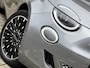 Fiat 500C La Prima 42 kWh Automaat Cabriolet / Incl BTW / 120 PK / Apple CarPlay / Achteruitrijd Camera / Navigatie / 17" LM Velgen / Leder Int / LED / 1e Eigenaar!