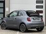 Fiat 500C La Prima 42 kWh Automaat Cabriolet / Incl BTW / 120 PK / Apple CarPlay / Achteruitrijd Camera / Navigatie / 17" LM Velgen / Leder Int / LED / 1e Eigenaar!