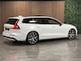 Volvo V60 T8 AWD Recharge Polestar Long Range Bowers & Wilkins | Schuifdak | 455pk | Trekhaak | 20 Inch | Crystal White | Head-Up Display | Adaptieve Cruise Control | Stoelverwarming voor+achter | Stuurwielverwarming | Google Infotainment | Full LED Meesturende koplampen | Pilot Assist | BLIS Dode Hoek Detectie | Parkeercamera | Elektrische voorstoelen geheugen | Contour Stoelen R-Design met wit stiksel en bies | Zitting verlenging voorstoelen | Lederen dashboard | Keyless Drive | Parkeersensoren voor+achter | Privacy Glass | DAB Radio | Apple Carplay/Android Auto | Volvo On Call met mobiele App functie | Crystal White Metallic | Unieke kenmerken Polestar Engineered