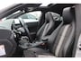 Mercedes-Benz CLA 180 WhiteArt Edition / Panoramadak / Camera / Leder&Alcantara / 19'' / Keyless / Navigatie / Stoelverwarming / Cruise Control