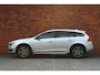 Volvo V60 Cross Country T5 Automaat Polar+ Luxury | Afneembare Trekhaak | Schuifkanteldak | Powers Seats | Parkeercamera | Verwarmbare Voorstoelen | Navigatie | Bluetooth Telefonie & Multimedia | Cruise Control