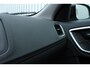 Volvo V60 Cross Country T5 Automaat Polar+ Luxury | Afneembare Trekhaak | Panoramadak met schuif-/kantelfunctie| Powers Seats | Parkeercamera | Verwarmbare Voorstoelen | Navigatie | Bluetooth Telefonie & Multimedia | Cruise Control