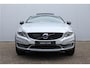 Volvo V60 Cross Country T5 Automaat Polar+ Luxury | Afneembare Trekhaak | Panoramadak met schuif-/kantelfunctie| Powers Seats | Parkeercamera | Verwarmbare Voorstoelen | Navigatie | Bluetooth Telefonie & Multimedia | Cruise Control